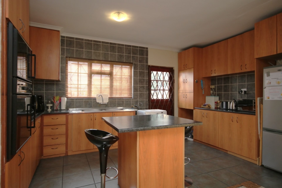 4 Bedroom Property for Sale in Gustrouw Western Cape